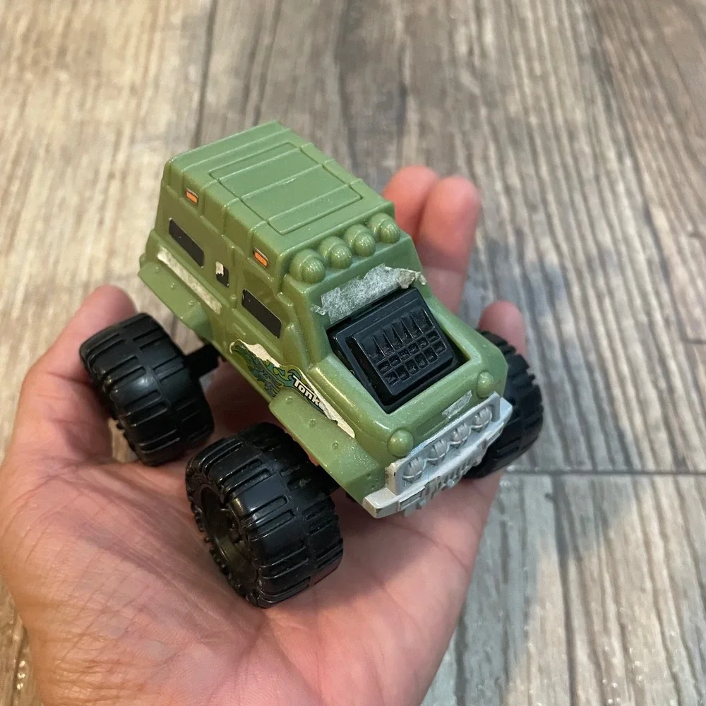 Tonka Garage Monster Truck Olive Green Toy Opening‎ Roof Hatch 2011 Hasbro McD